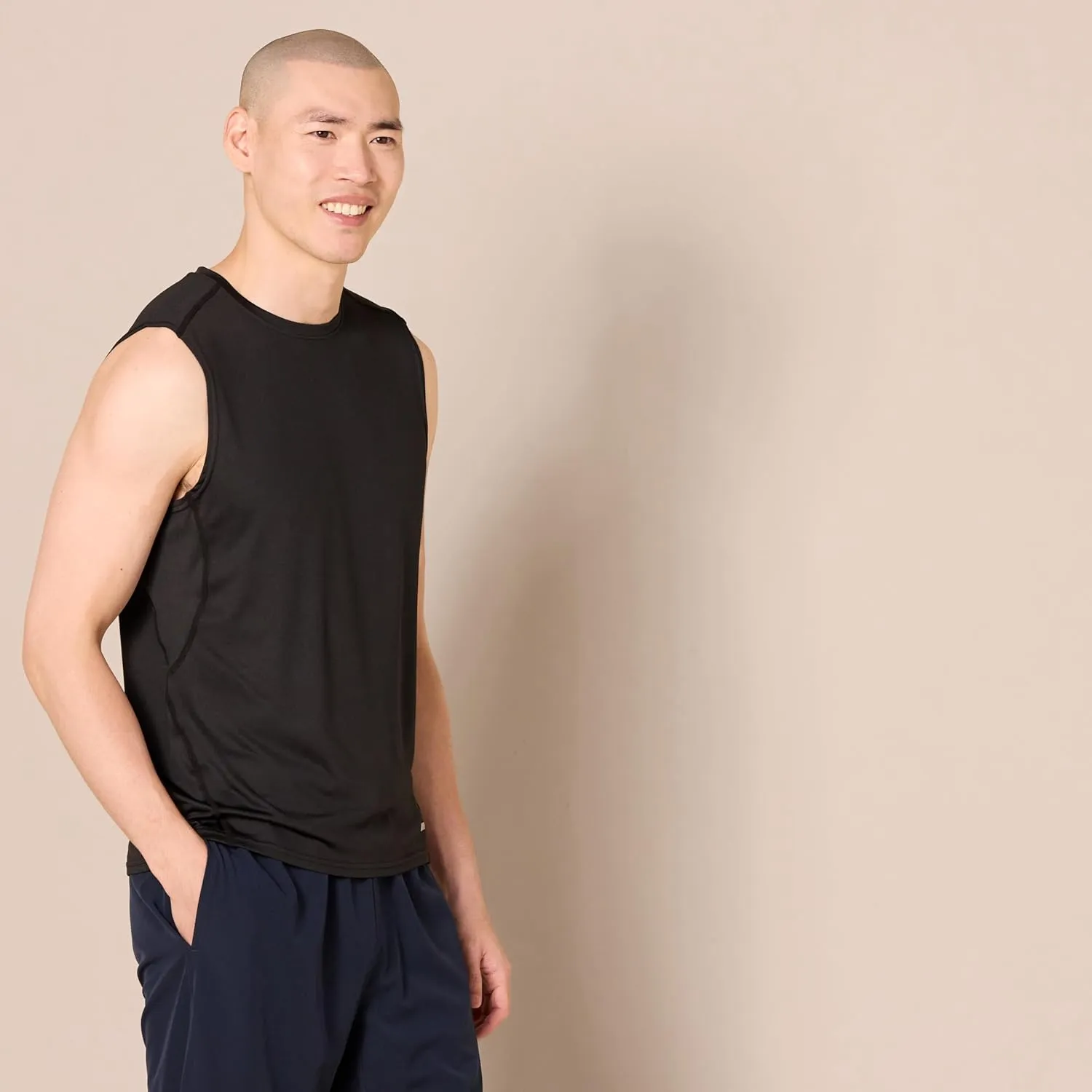 Amazon Essentials Men's Active Quick Dry Tech Stretch Lightweight Sleeveless Muscle Shirt