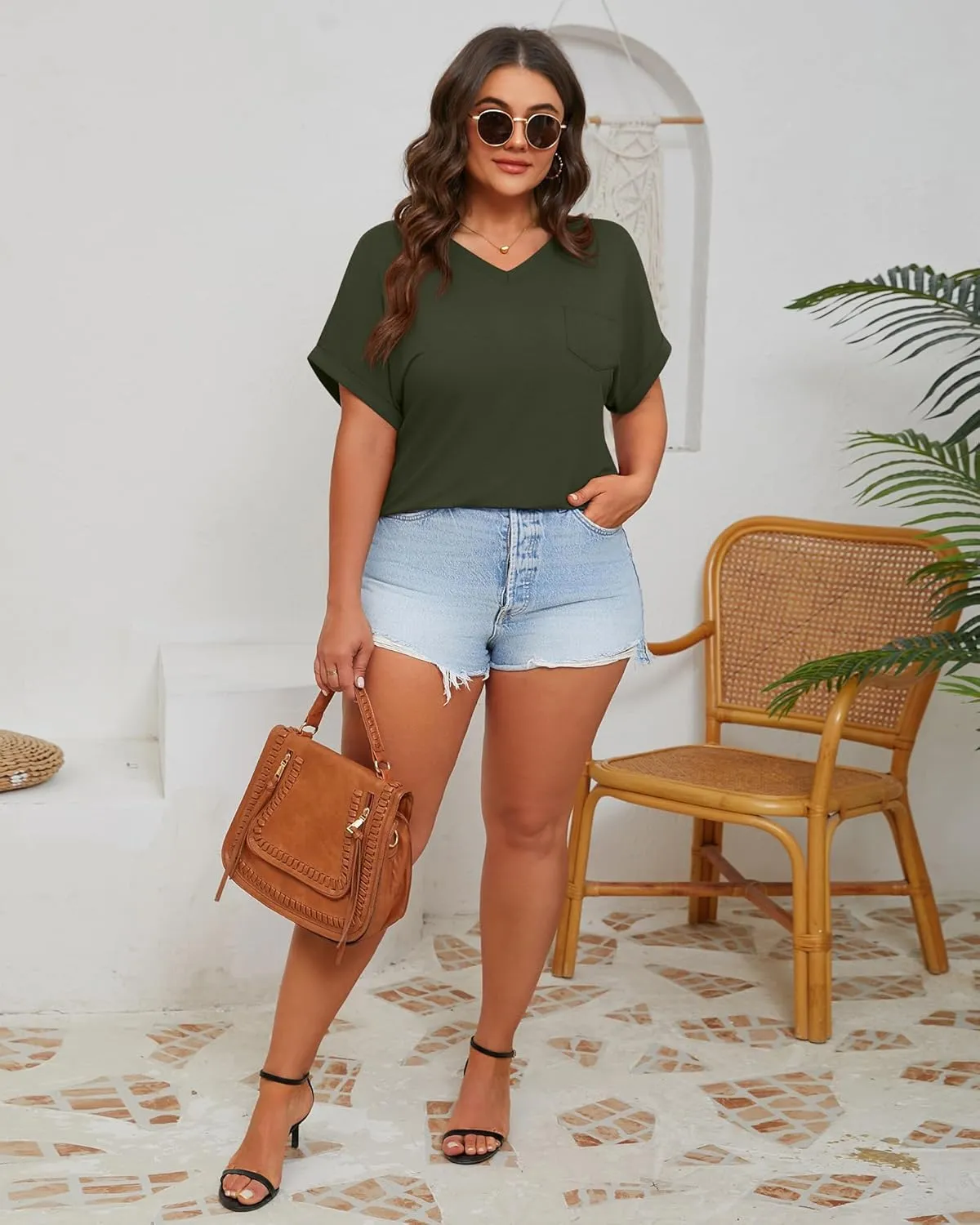 Ficerd 3 Pack Women's Plus Size T-Shirts, V Neck Short Sleeve Oversize Tunics Tops Sides Split Summer Loose Tees with Pockets