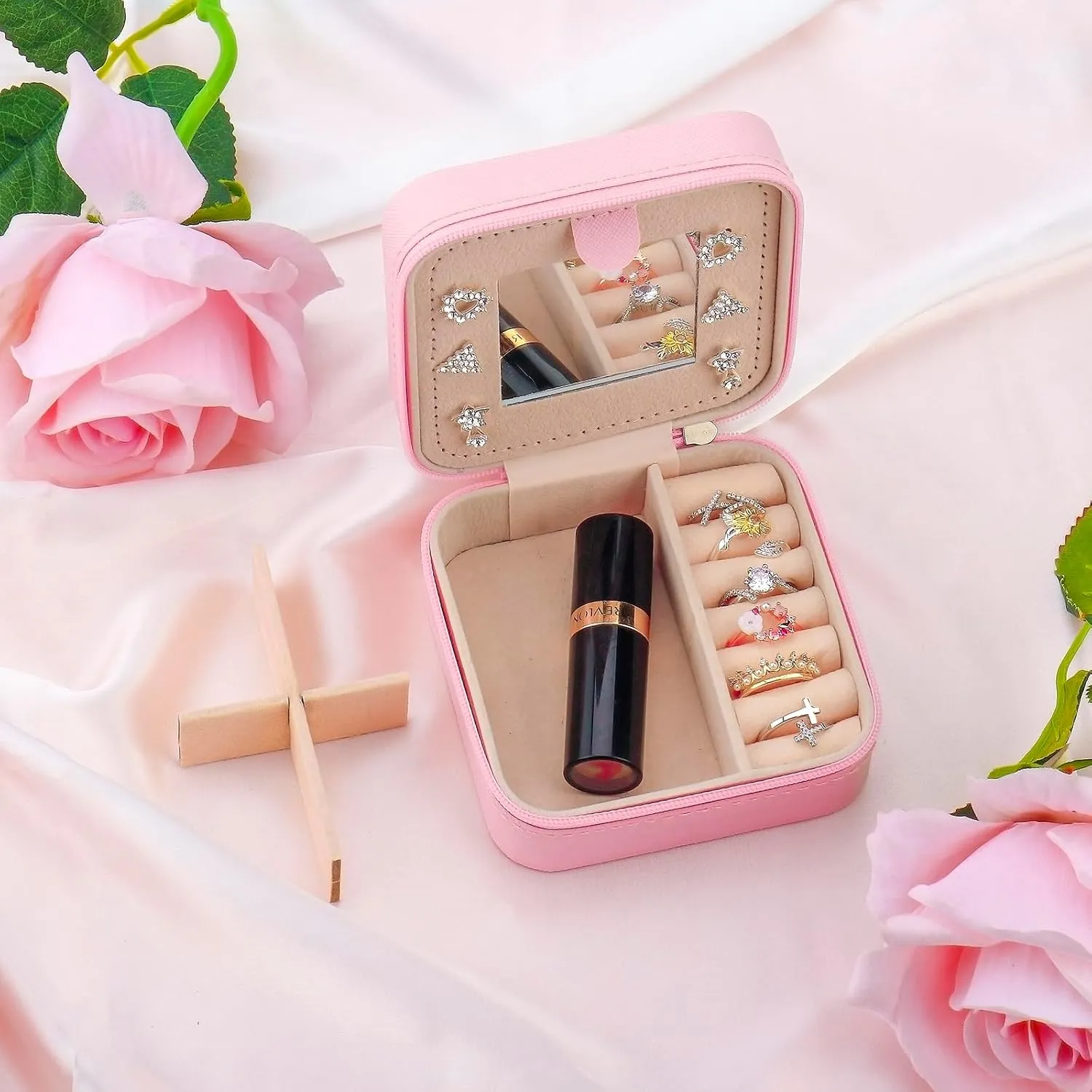Haoze Birthday gifts Small Travel Jewelry Case Organizer Jewelry Box, Mini Travel Jewelry Box Birthday Gifts for Niece Daughter Granddaughter Gifts Trendy Stuff(Happy Birthday)