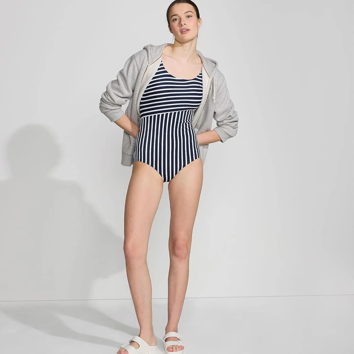 Lands' End Women's Chlorine Resistant Soft Cup Tugless Sporty One Piece Swimsuit