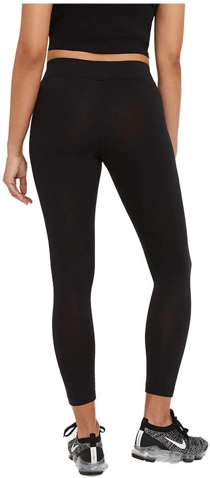 Nike Women's Sporty