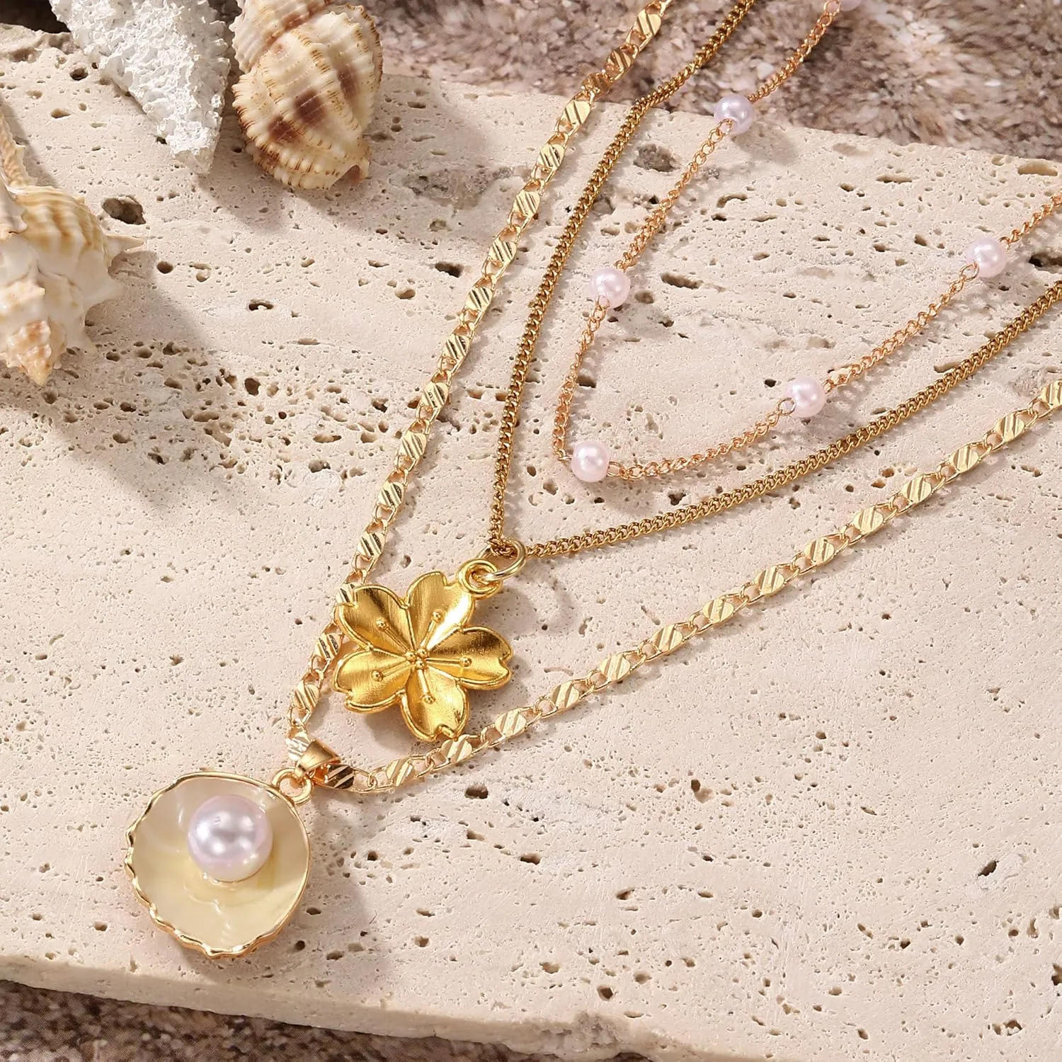Shell Necklace for Women Gold Layered Conch Seashell Starfish Pendant Necklace Boho Summer Beach Vacation Jewelry for Women