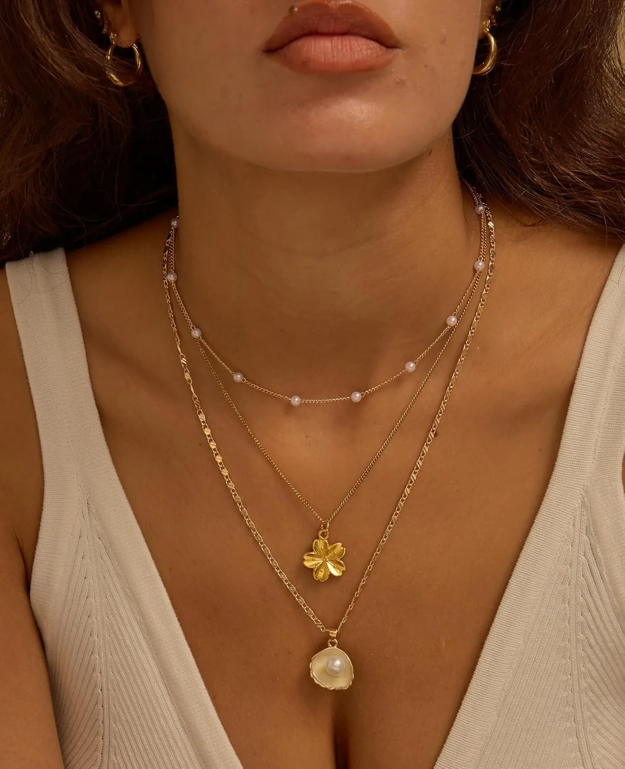 Shell Necklace for Women Gold Layered Conch Seashell Starfish Pendant Necklace Boho Summer Beach Vacation Jewelry for Women