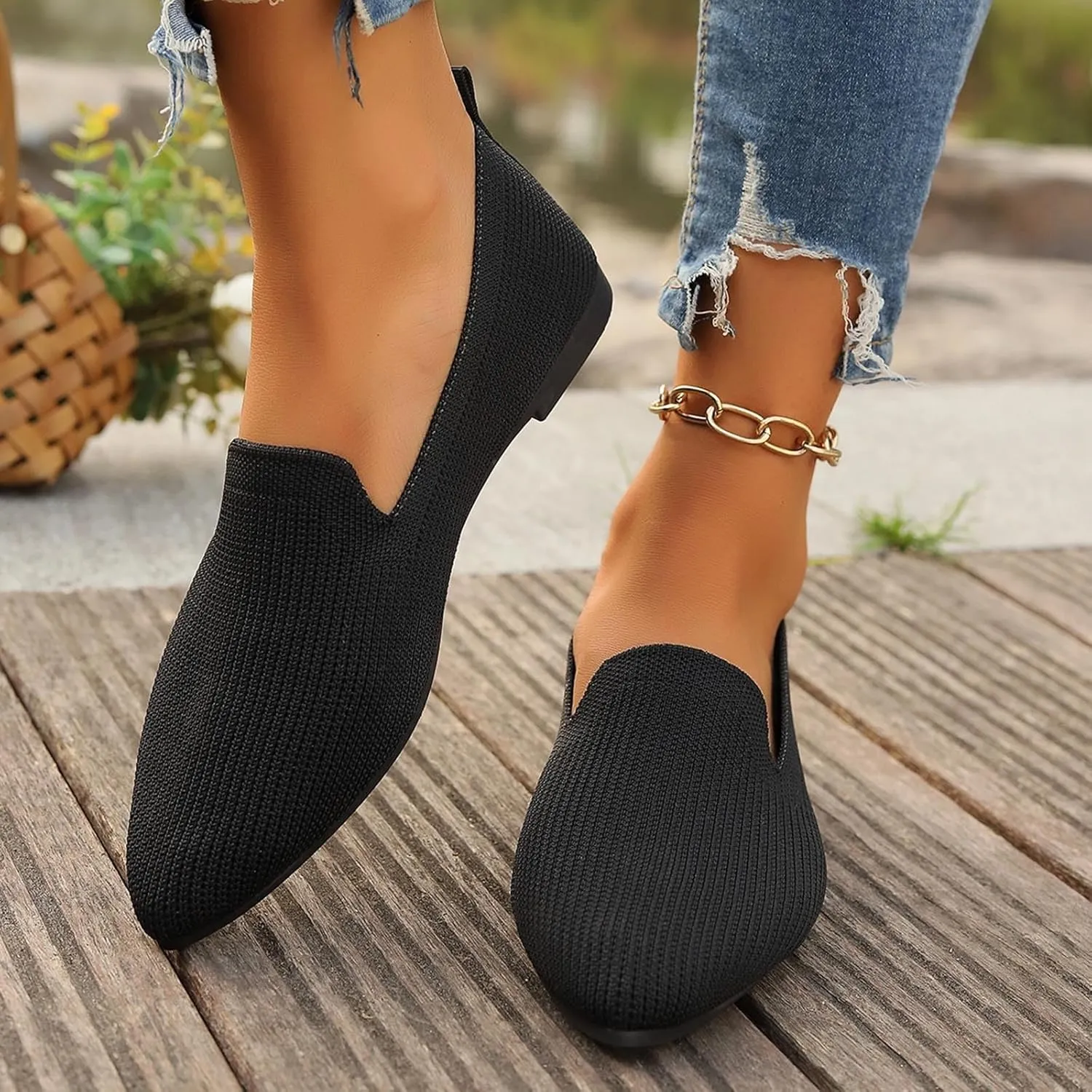 Women's Summer Flat Shoes Mesh Pointed Toe Solid Color Casual Shoes Lightweight Breathable Dressy Casual Shoes for Ladies