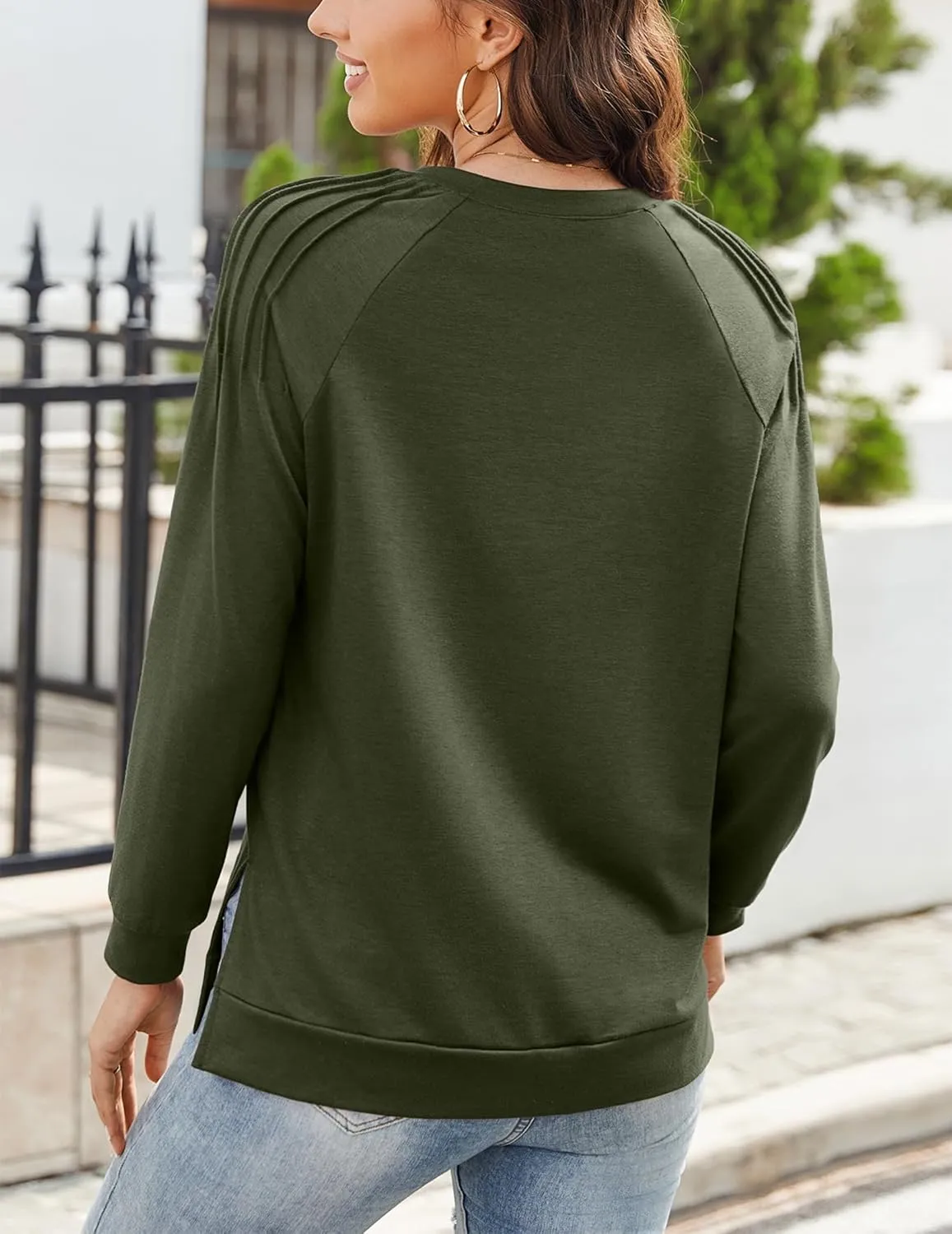 Zeagoo Tunic Tops for Women 2025 Spring Long Sleeve Shirts Dressy Casual Crewneck Pleated Cute Tops Side Split Sweatshirts